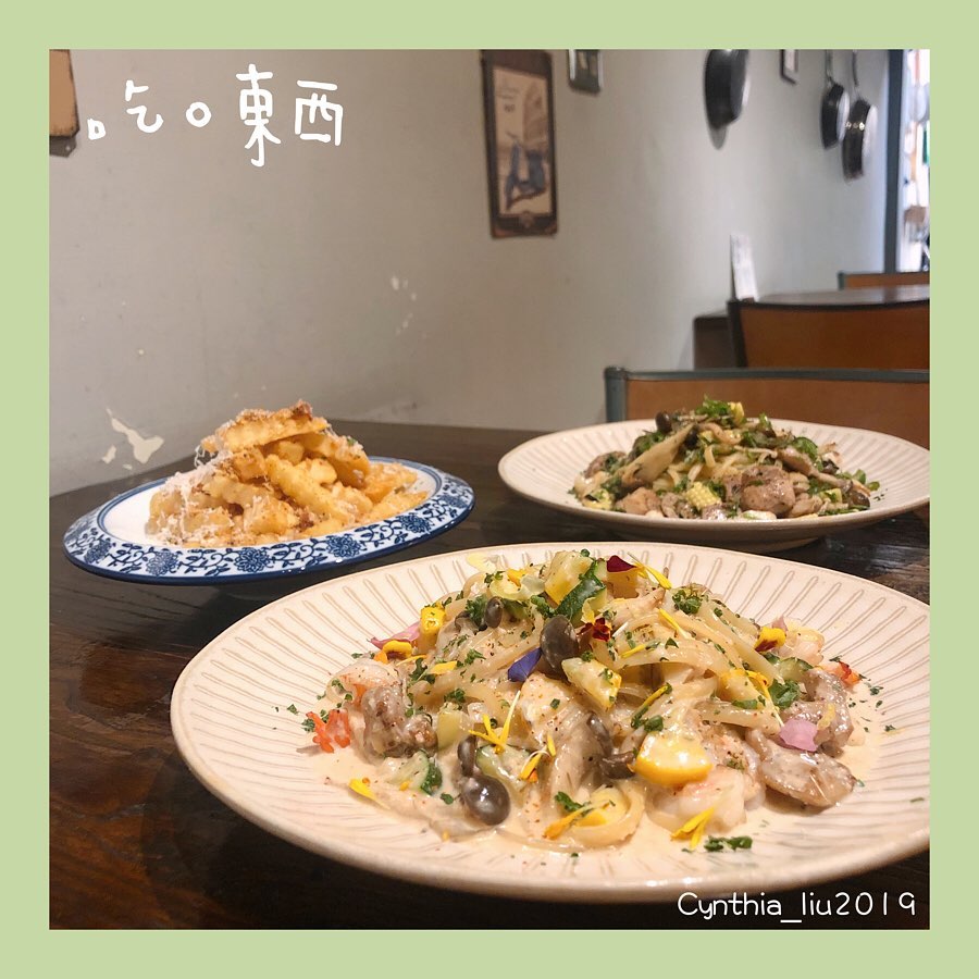 吃。東西 明太子奶油櫛瓜鮮蝦雞肉麵