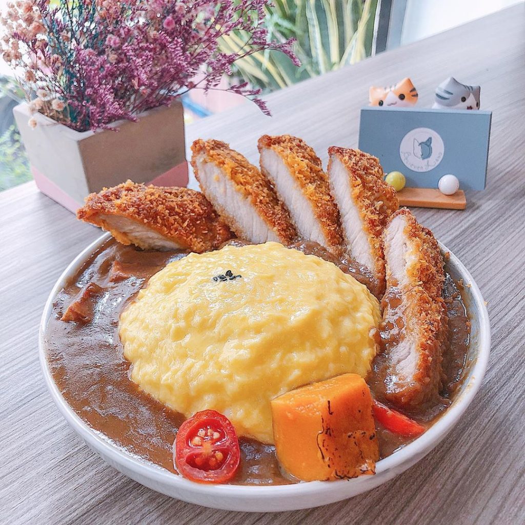 台中不理人炸豬排巧克力咖哩飯