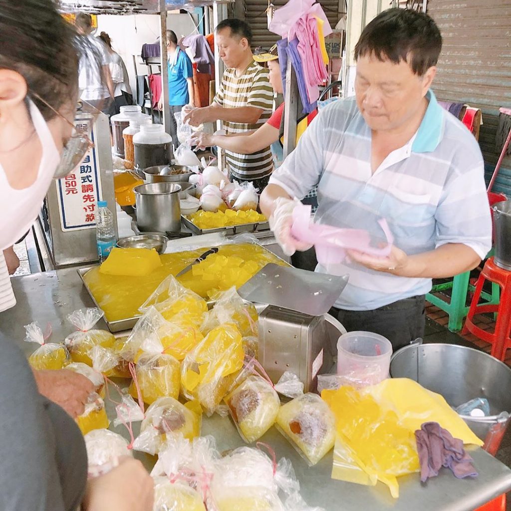 鹿港發記粉粿冰老闆
